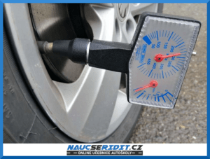 měření tlaku pneumatik